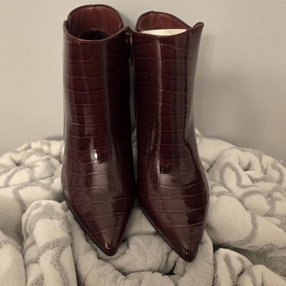 Boots - Picture 4 of 6